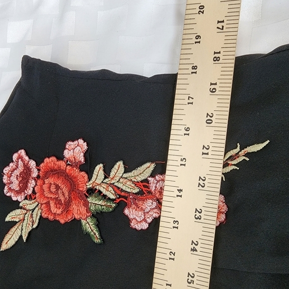 Chocker Neck Embroidered Black Women's Romper Size XL - Picture 5 of 7